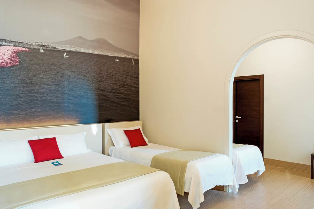 NAP_87910_B&B_Hotel_Napoli_0824_03.jpg