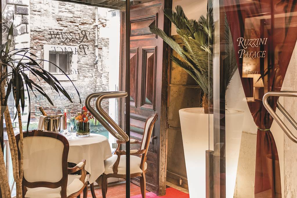 VCE_72632_Ruzzini_Palace_0317_12.jpg