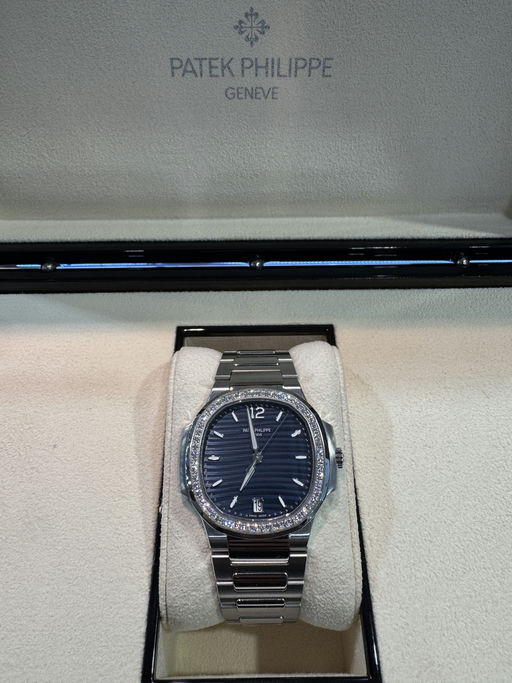 Patek Philippe Nautilus Ref. 7118/1200a blue — Like New, authenticated by 13th Time