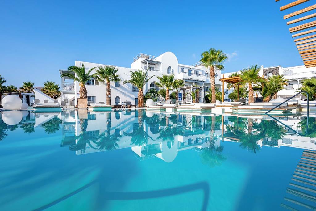 JTR_81480_Mediterranean_White_Resort_0223_01.jpg
