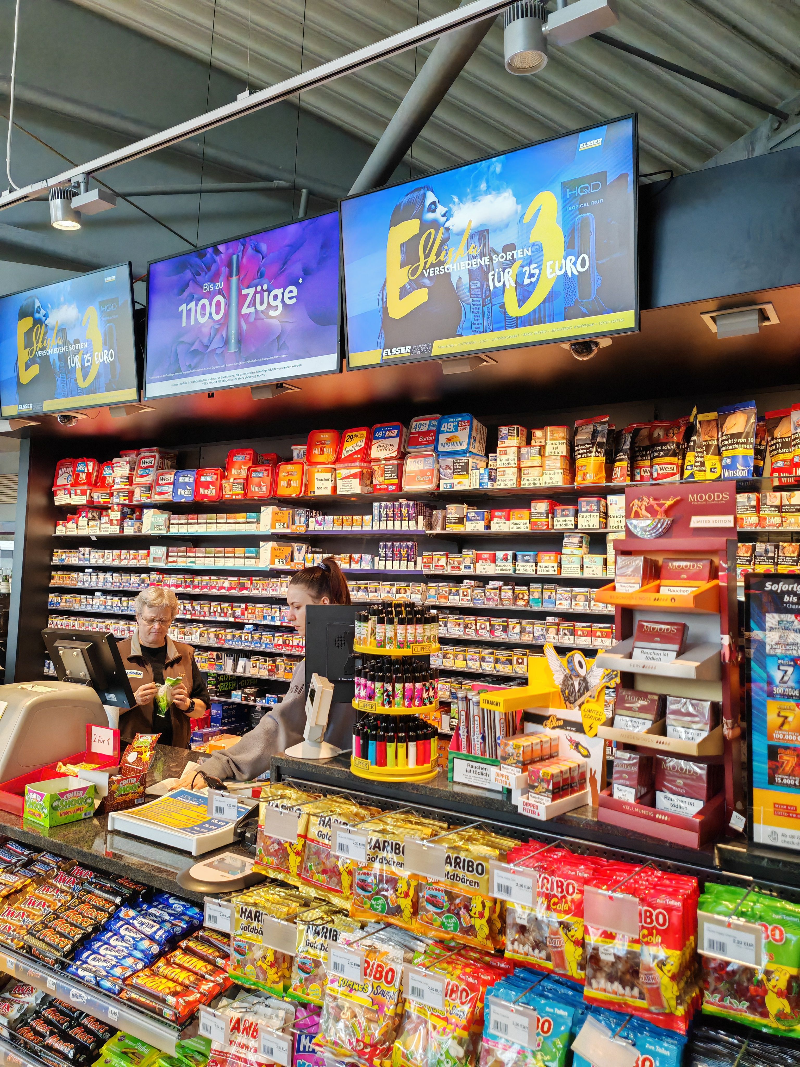 Tankstelle Elsser 49 Zoll über der Kasse - Bild 1