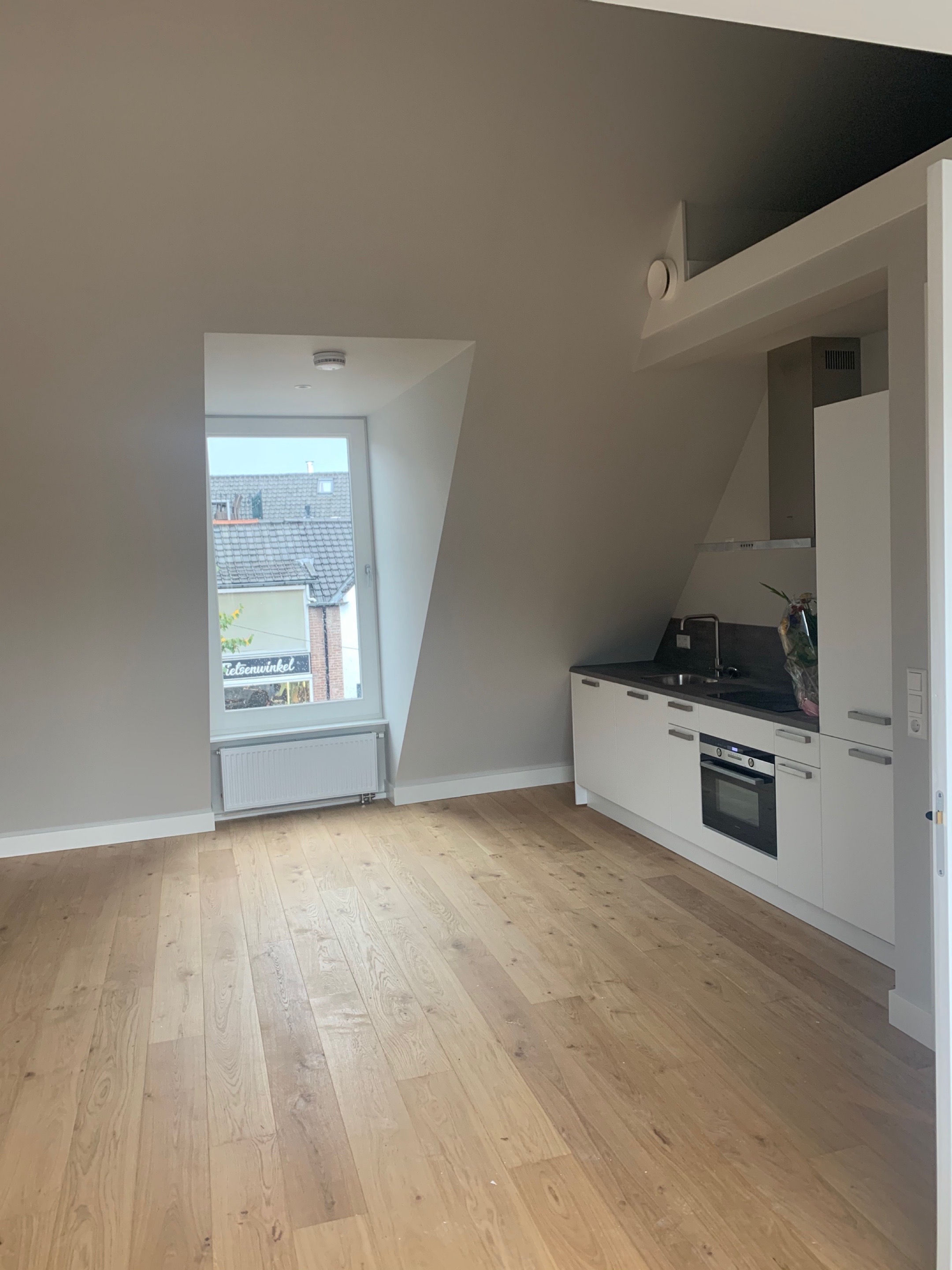 img of https://v5.airtableusercontent.com/v3/u/52/52/1776736800000/cQbPW2zUeO65X6eebohfYQ/ZsYwGo8upVkgVN6jyf49ZmyvQmC0kfBv3pbU08Q9Hb0bhPTAg2HKXh1y2Xvm0i5OVes3AQT9RaUCLIGkT8GwcNqV-KyGWkDhWTVgbfvLVs0qndNA-wbmu99Z2NzVba9KcfEbEPNMIeGKKUAef7hG3g/H6ZTlRql1-In3YrZ6tskUdtuhJnfr4z5vf6Fz6EtncE