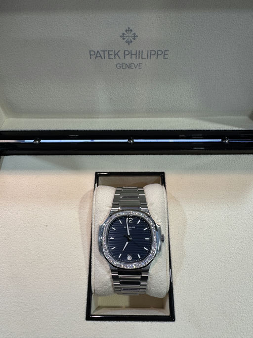 Patek Philippe Nautilus Ref. 7118/1200a blue (2)