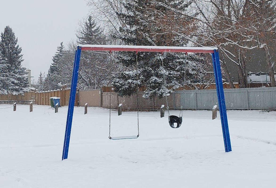 Oakcliffe Dr SW Playground