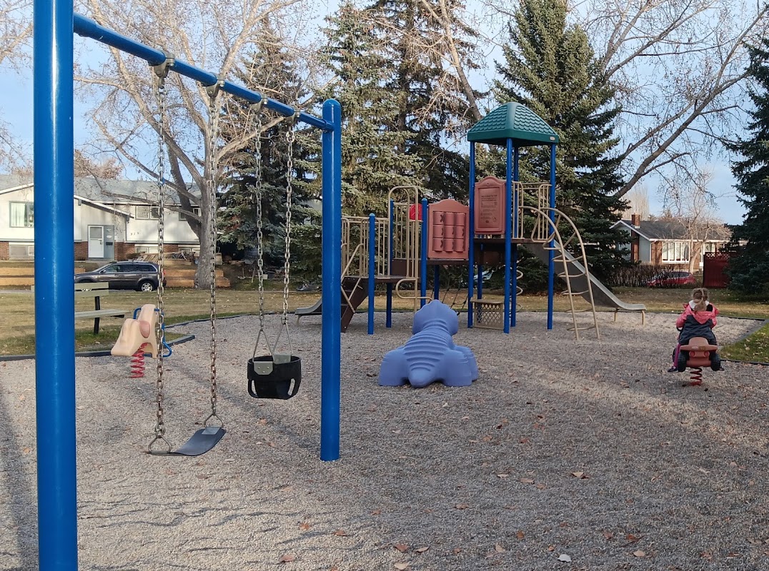 Queen Tamara Wy SE Playground