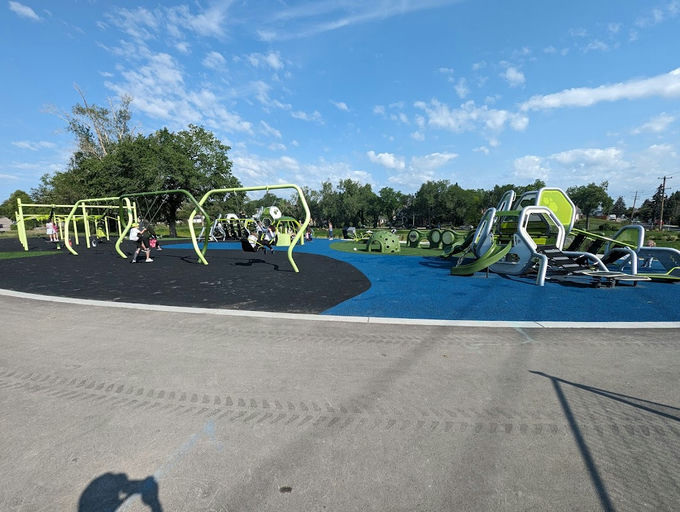 Playground, Tuxedo Park