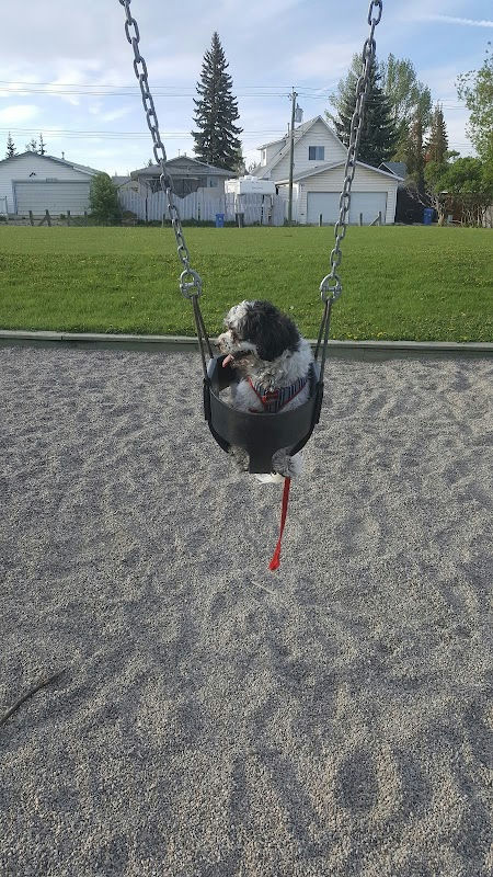 Huntbourne Hl NE & Huntbourne Pl NE