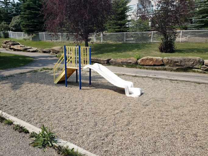 Signal Hill Community Playground 1