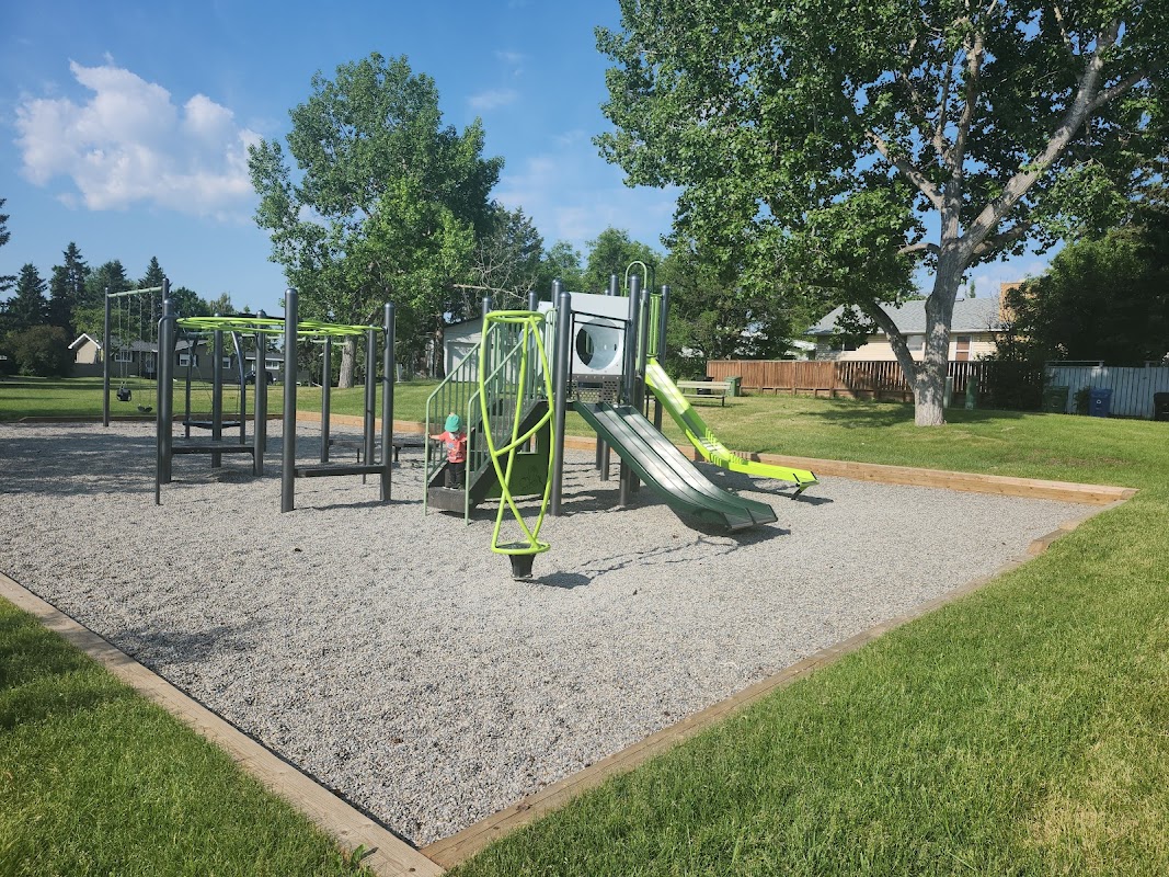 Bracebridge Cr SW Playground