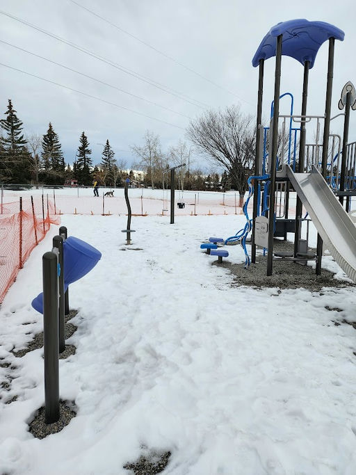 Playground, Coach Hill