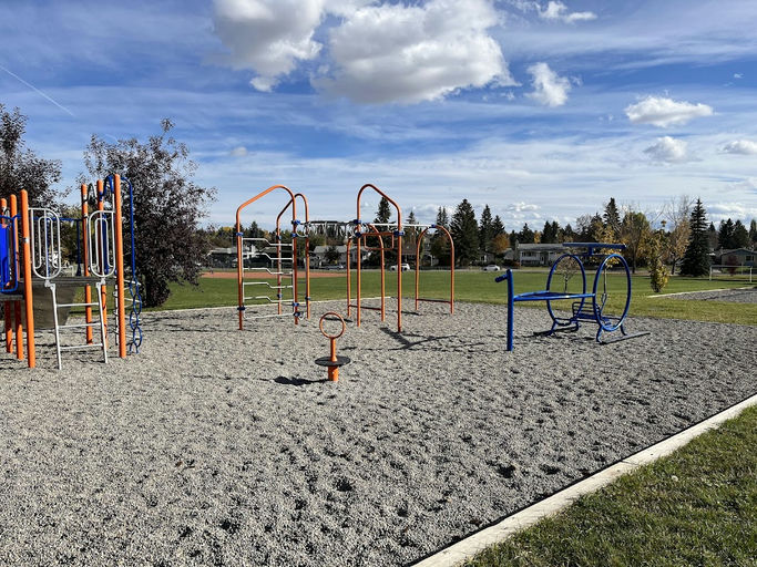 Lake Sylvan Dr SE Playground