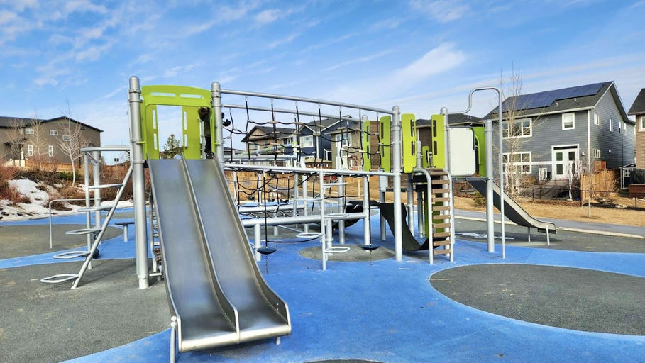 Crestbrook Dr SW & Crestbrook Li SW