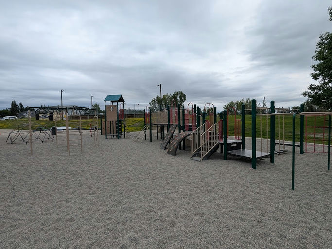 Playground, Millrise