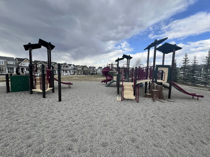 Auburn Crest Gr SE & Auburn Crest Wy SE