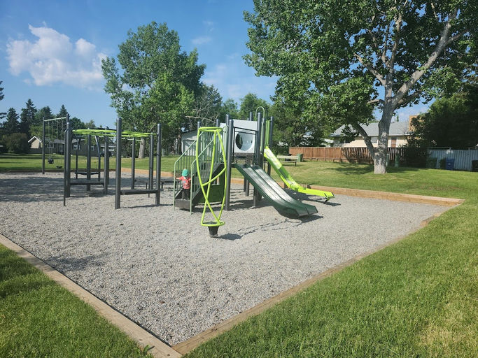 Bracebridge Cr SW Playground