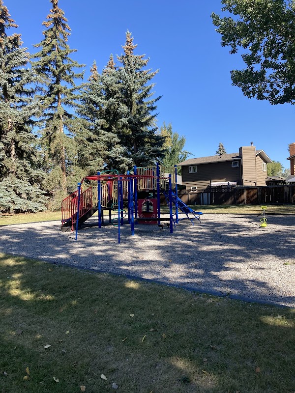 Deercross Pl SE & Deercross Wy SE