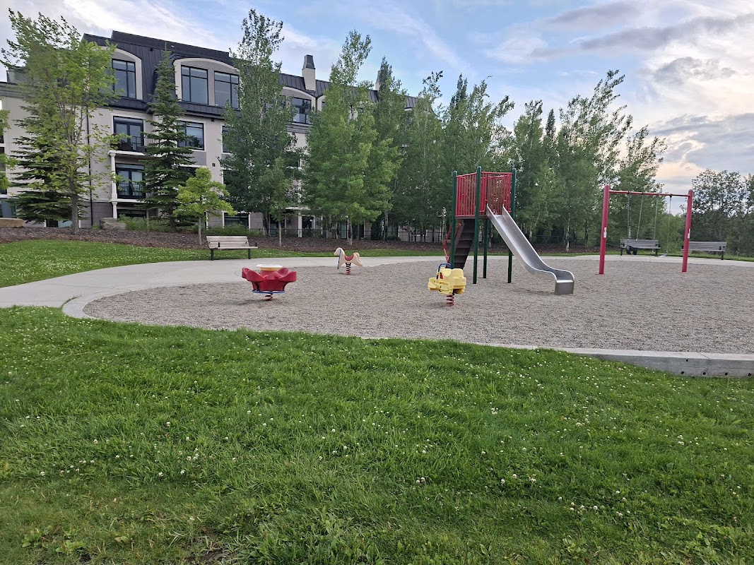 Quarry Pt SE & Quarry Wy SE