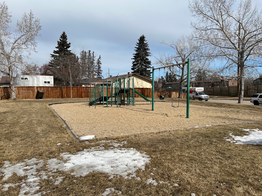 Penbrooke Cr SE Playground