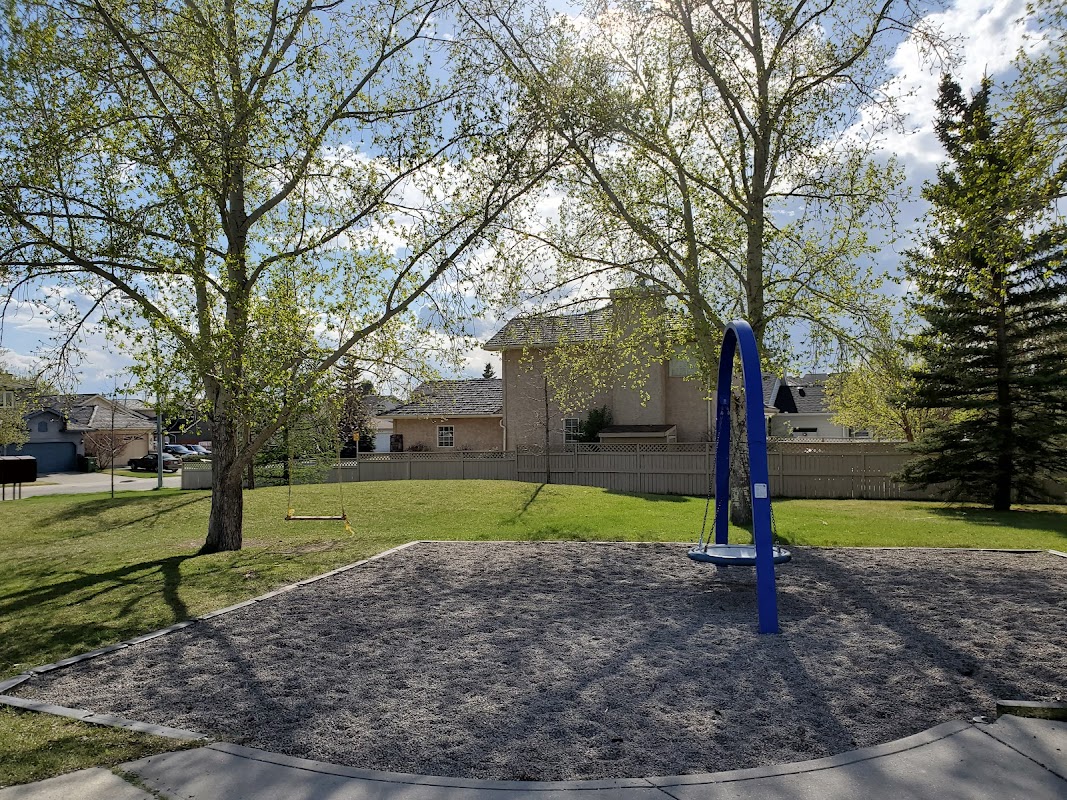 Douglas Woods Dr SE & Douglas Woods Ht SE