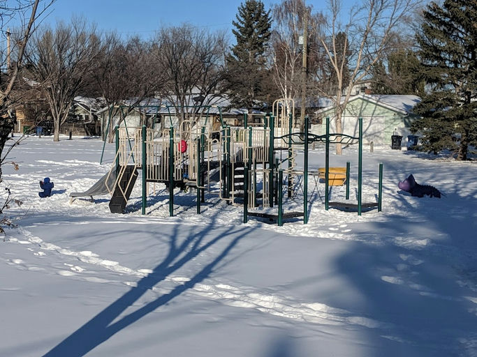 Acton Av SW Playground