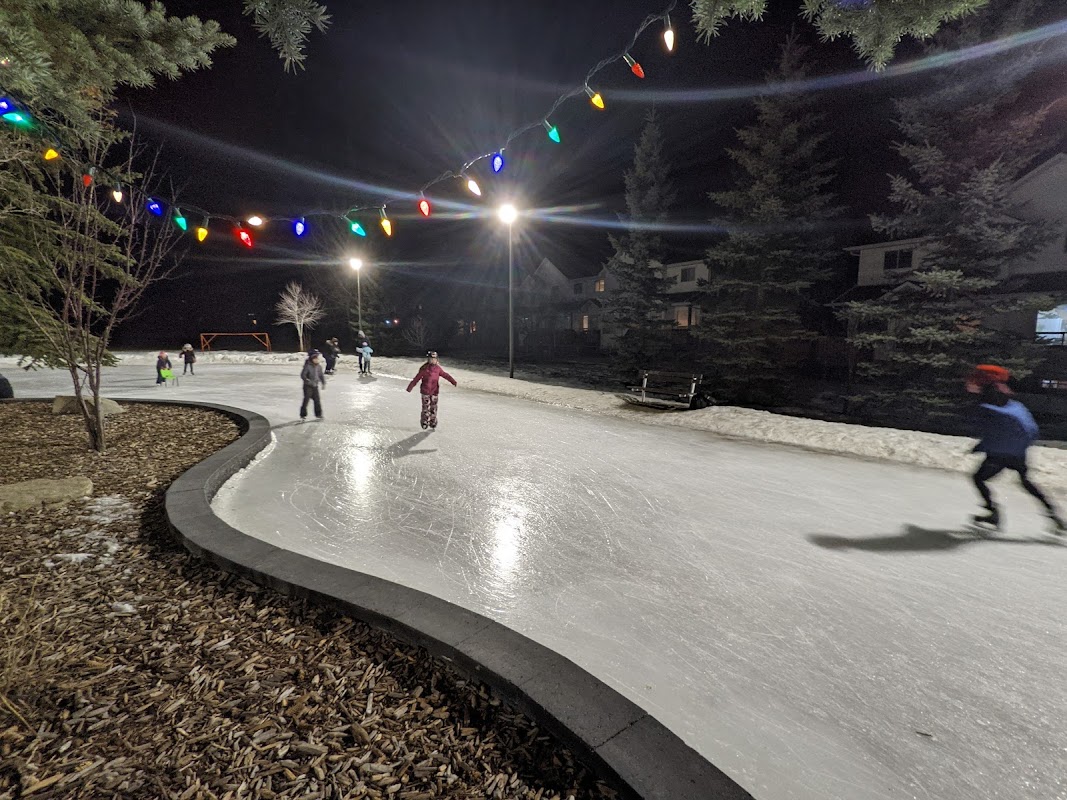 Sanderling Ri NW & Sandstone Dr NW