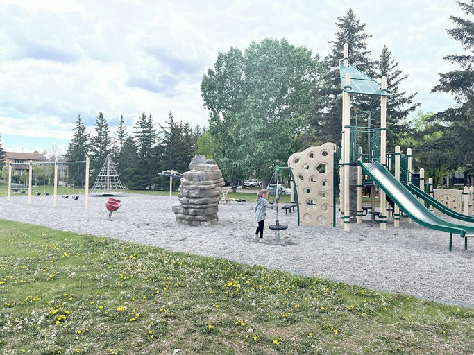 Playground, Millrise