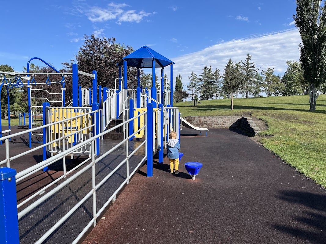 Castleridge Bv NE Playground