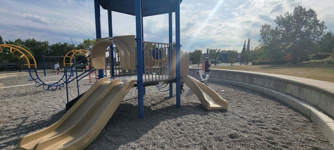 Royal Oak Cr NW & Royal Oak Wy NW