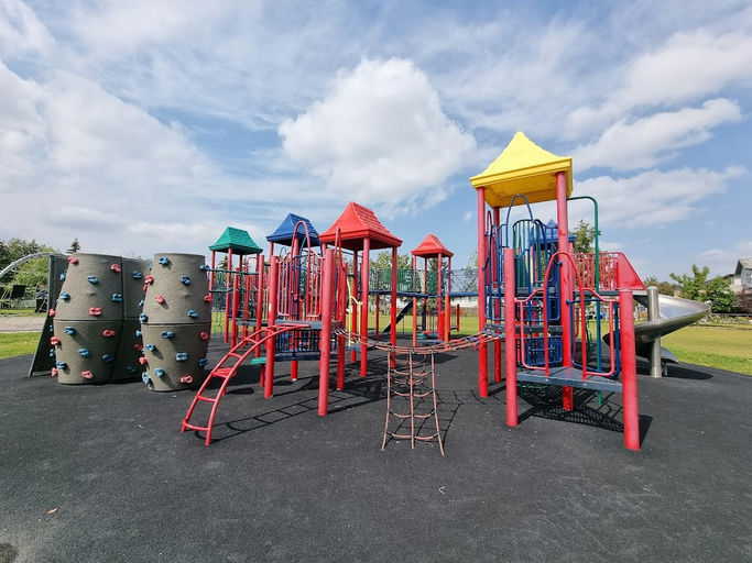 Applestone Pa SE & Applewood Dr SE