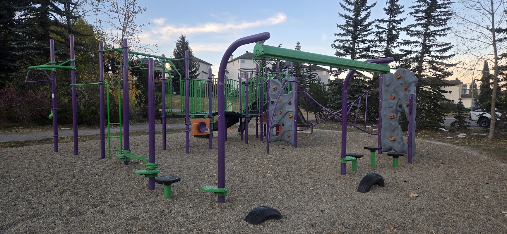 Arbour Crest Rd NW Playground