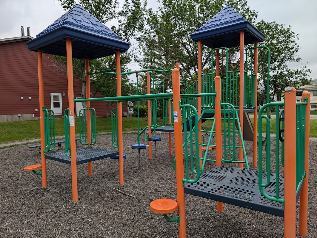 Riverglen Wy SE Playground