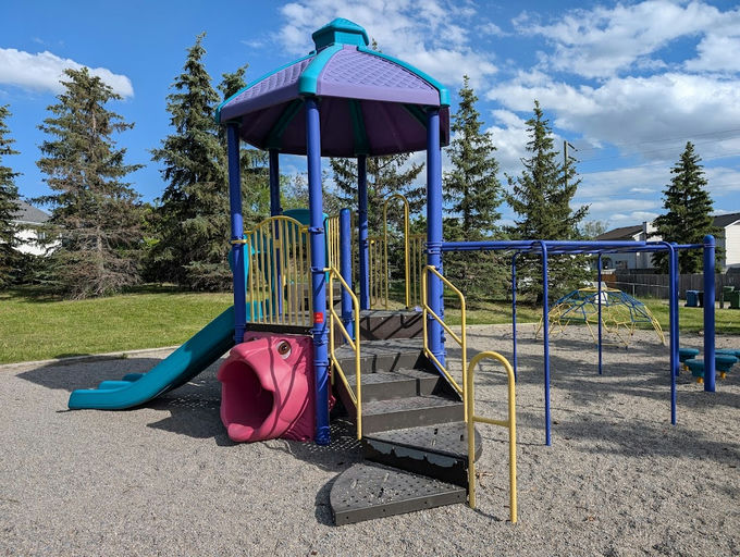 Rivercrest Cl SE Playground