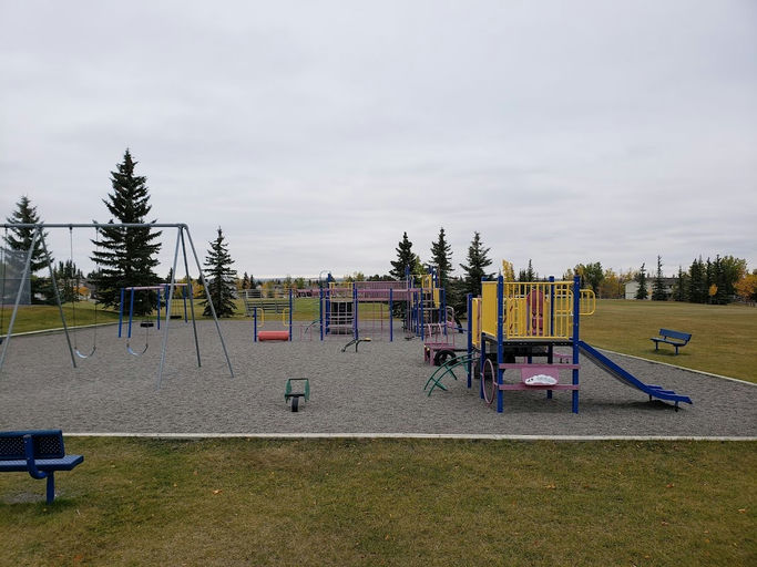 Playground, MacEwan Glen