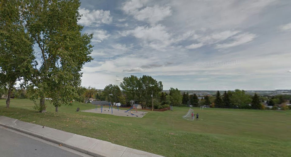 Huntercrest Rd NW Playground