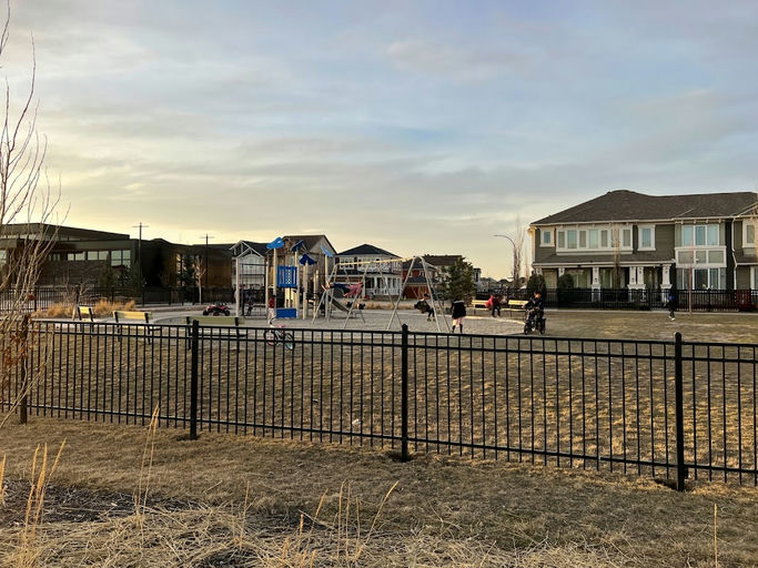 Cityscape Bv NE & Cityscape Dr NE