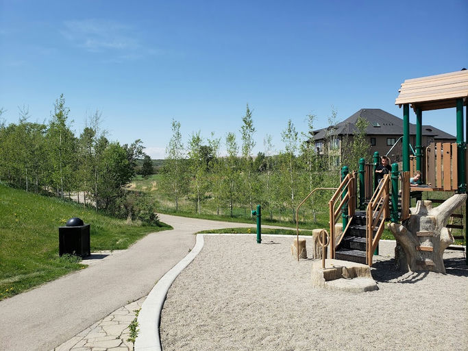 Cranston Av SE Playground