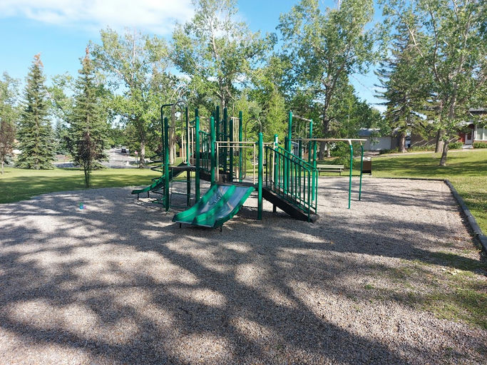 Playground, Charleswood