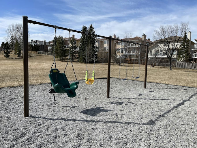 Signal Hill Ht SW & Sirocco Dr SW