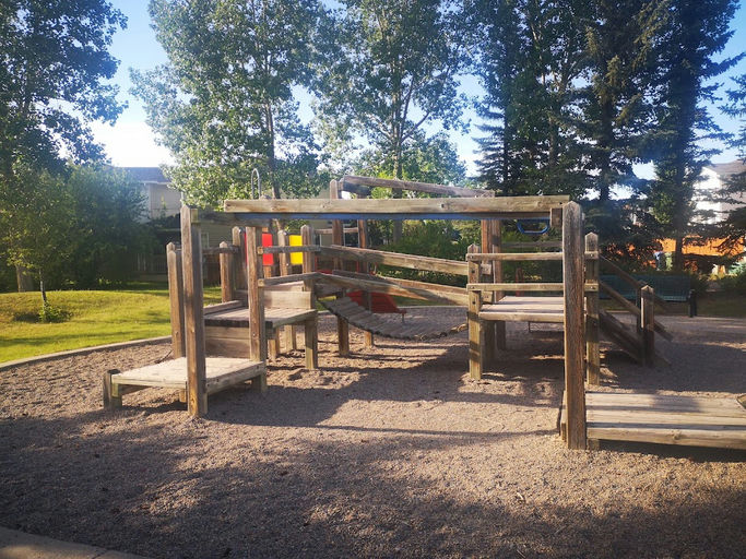 Mt Cornwall Ci SE Playground