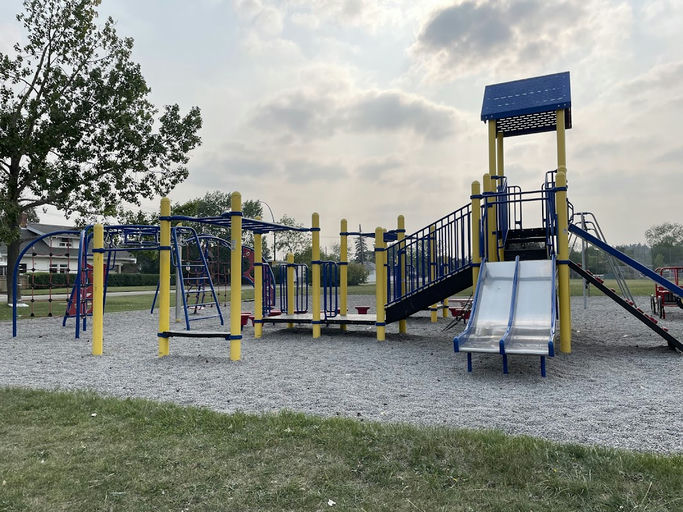 Playground, Ogden