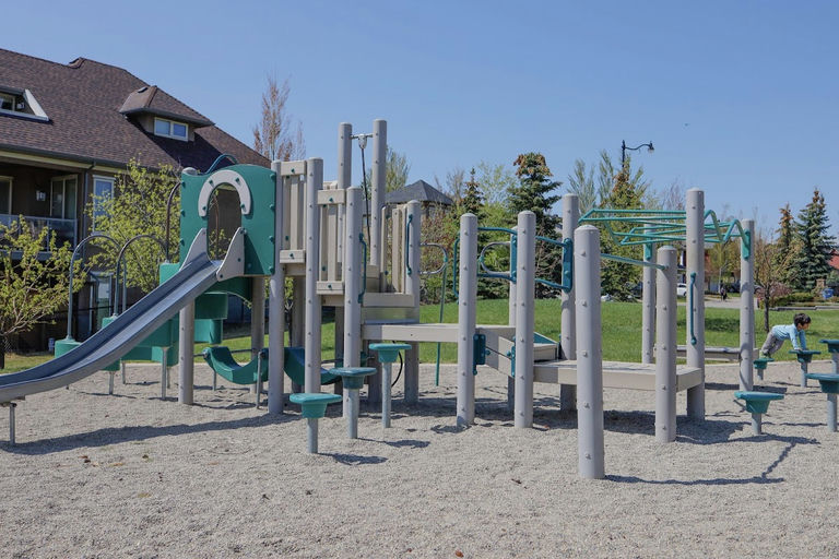 Evergreen Av SW & Evergreen Ci SW