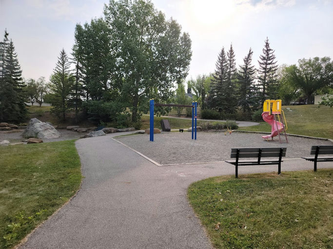 Mountain Park Dr SE & Mt Norquay Ga SE