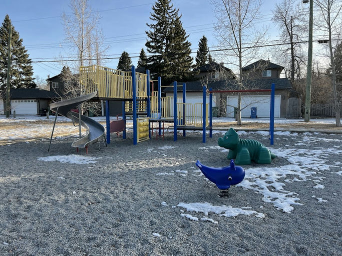 Playground, Renfrew