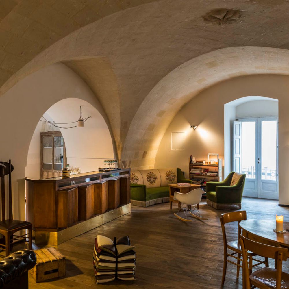 Discover Area 8 in Matera: Unique Cocktails & Vibrant Atmosphere
