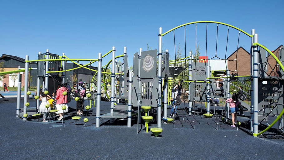 Playground, Carrington