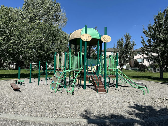 Hawktree Gr NW Playground