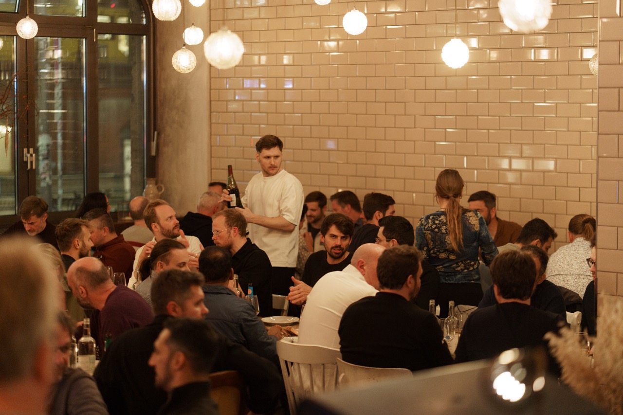 Unwind with fellow CTOs, share insights, and enjoy great food & drinks in an exclusive atmosphere in Berlin city! 
