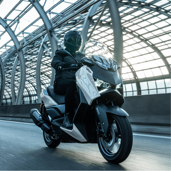 Yamaha XMAX 300 TECH MAX