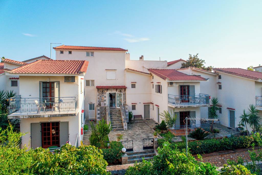 KLX_85625_Villa_Kosta_Hotel_&_Apartments_0923_04.jpg