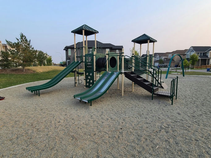 Cranford Dr SE & Cranston Ga SE